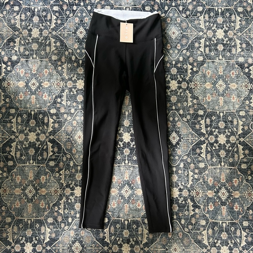 Wilo the Label Black Outline Leggings - NEW XS